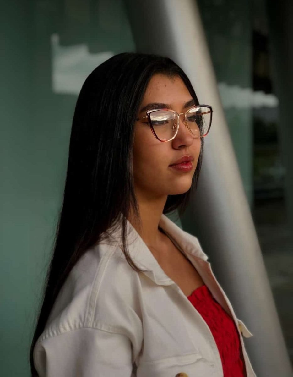 Monturas de gafas para mujer con detalles en metal