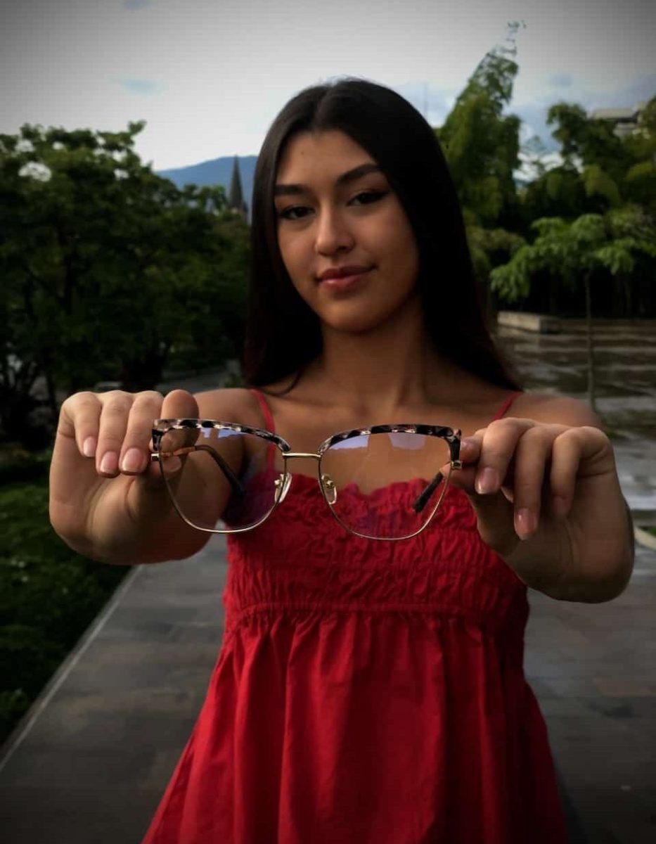 montura de gafas de mujer