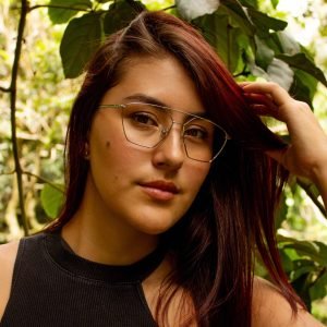 Estilo Vintage: Gafas Plateadas Retro