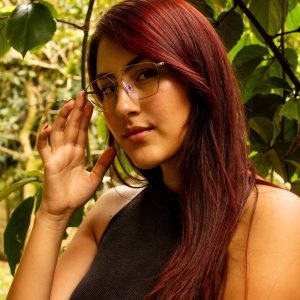 Estilo Vintage: Gafas Plateadas Retro
