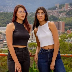 Monturas de Gafas de Mujer de Última Tendencia