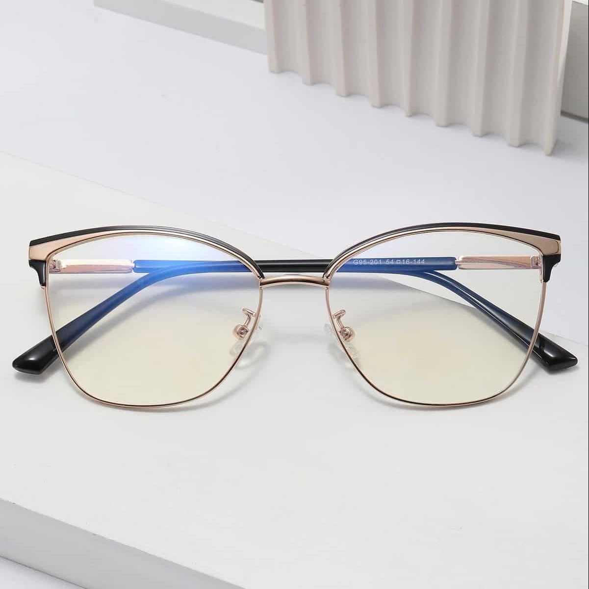 mujer lentes de moda