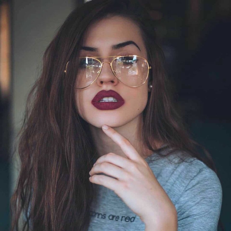 mujer lentes de moda