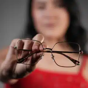 Gafas cuadradas para mujer metálicas oro rosa – Ref. 81160
